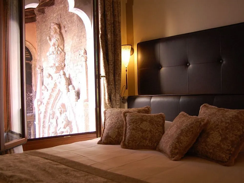 Hotel Le Isole Venice 3*,  Italy