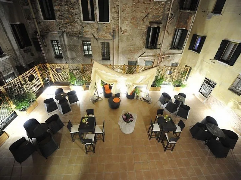 ***  Hotel Le Isole Venice Italy